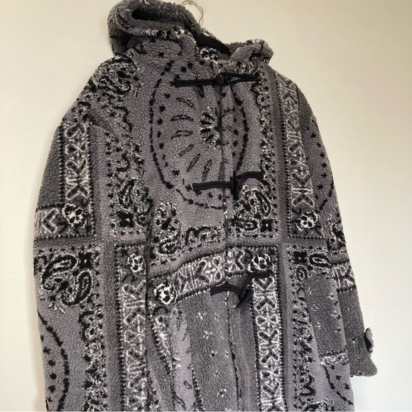 Urban Outfitters grey paisley fleece duffle coat buttons jacket - Picture 5 of 6